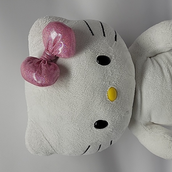 Retired Build-a-bear Hello Kitty with original bow and outfit pjs plush - Picture 2 of 9